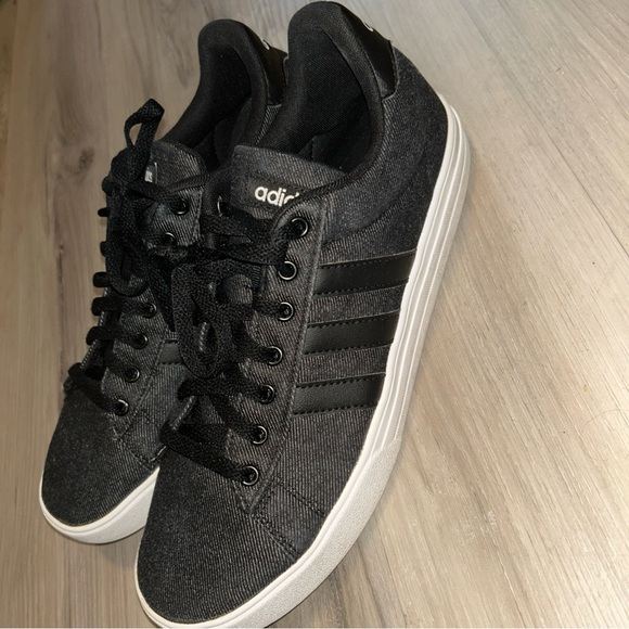 Adidas Men’s Daily 2.0 Denim Athletic Sneakers Shoes - Size 10.5 - Picture 3 of 6